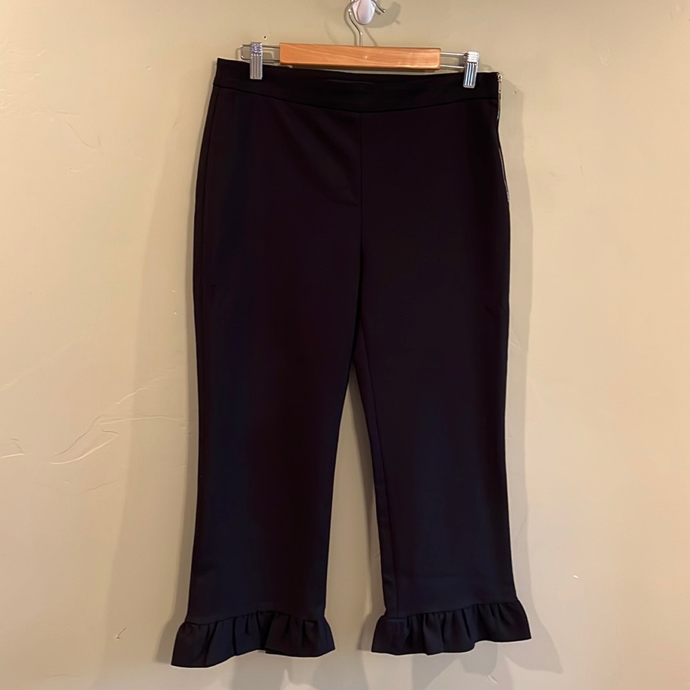 Zara Women Black Ruffle Capri Side Zipper Pants size Large